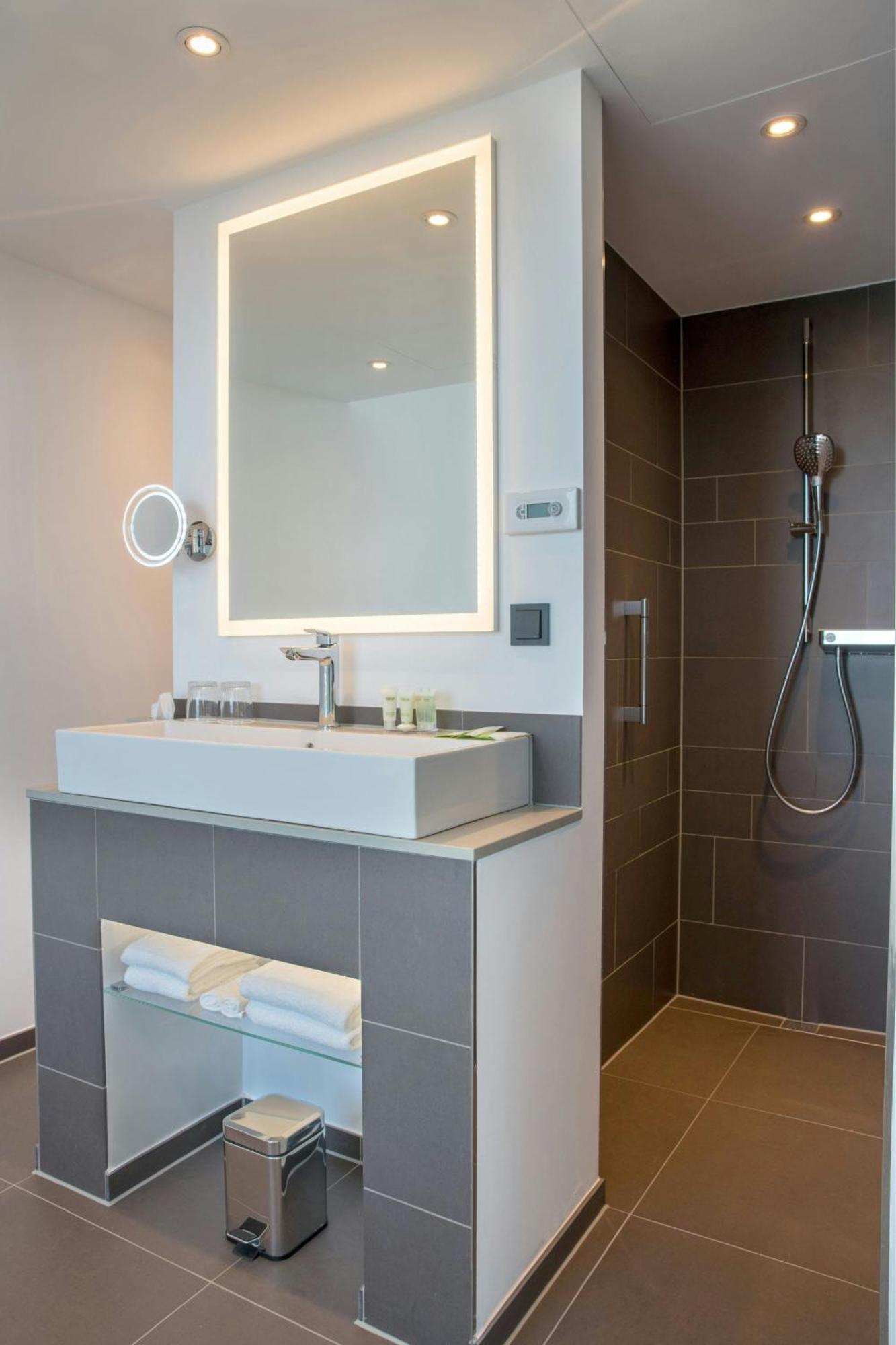 Courtyard By Marriott Wolfsburg Hotel Exterior photo