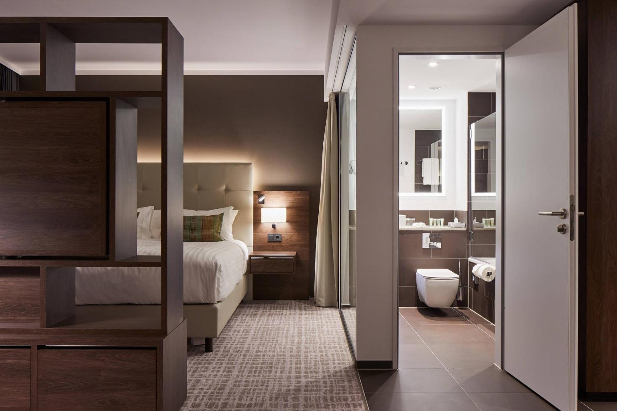 Courtyard By Marriott Wolfsburg Hotel Exterior photo