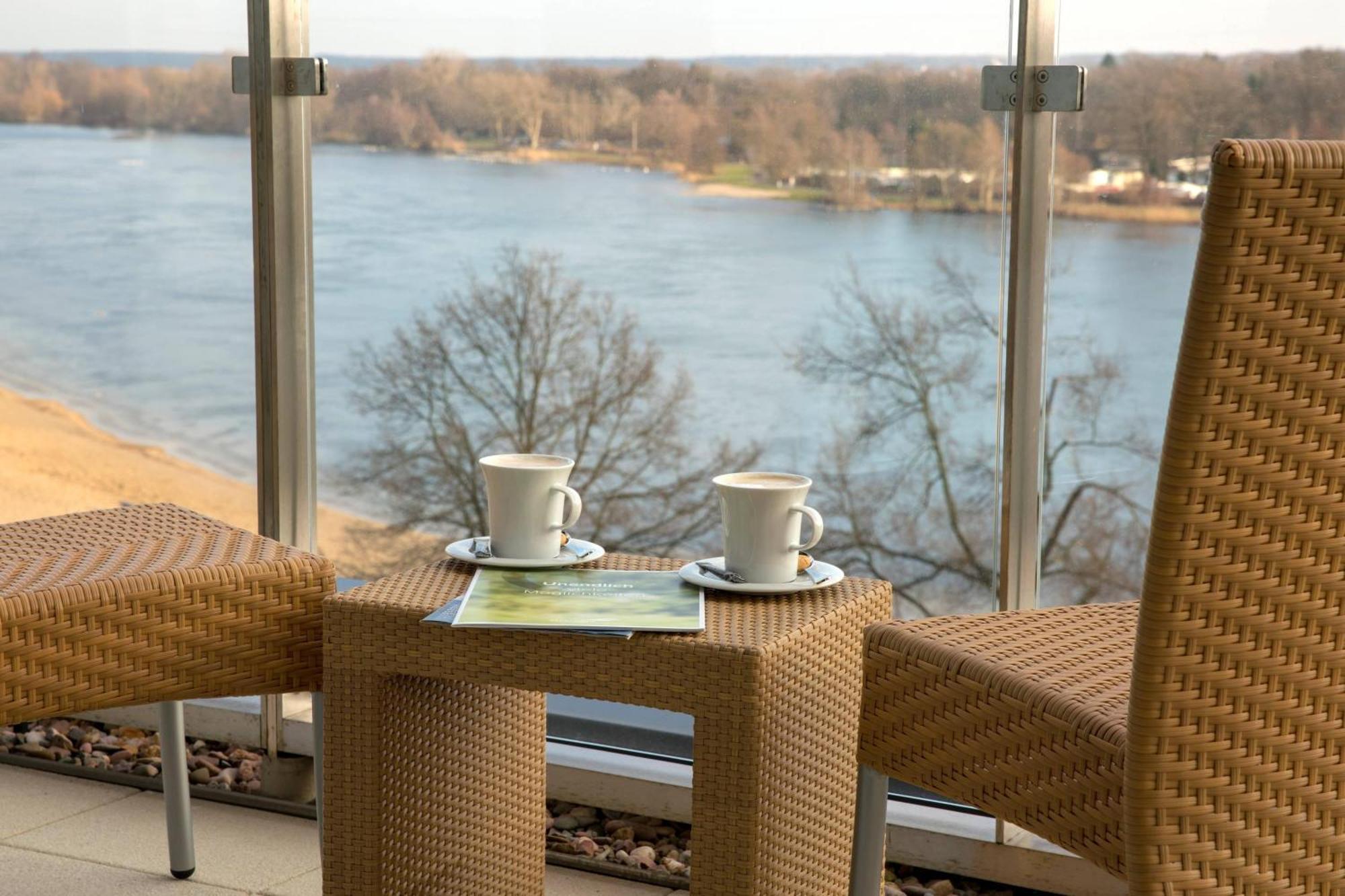 Courtyard By Marriott Wolfsburg Hotel Exterior photo