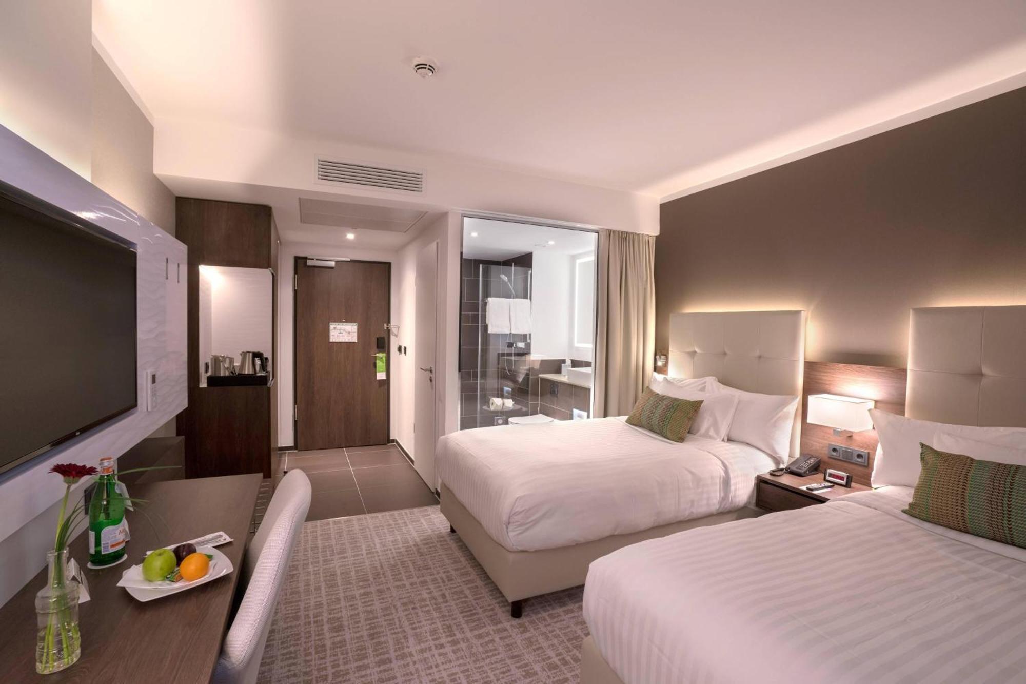 Courtyard By Marriott Wolfsburg Hotel Exterior photo