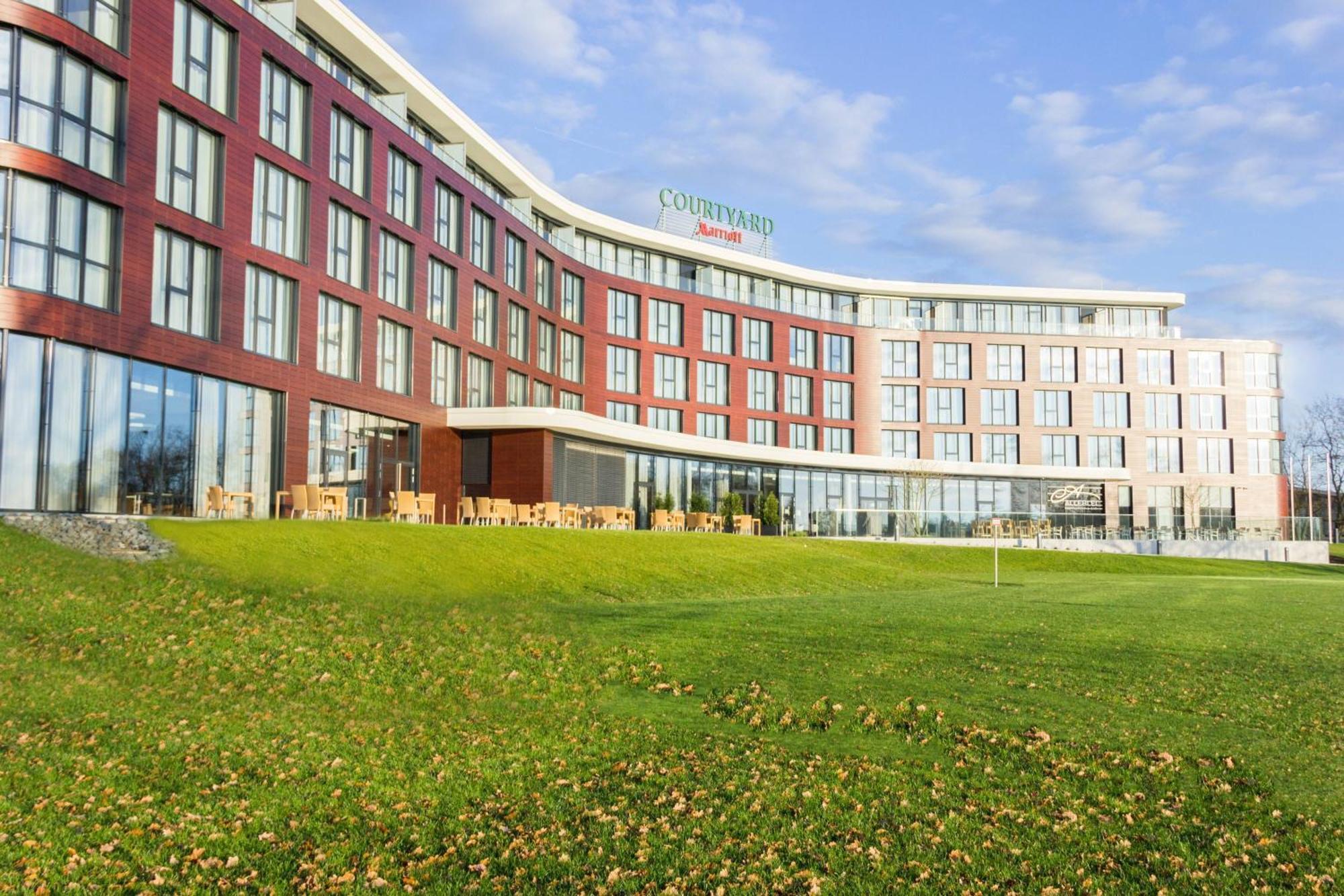 Courtyard By Marriott Wolfsburg Hotel Exterior photo